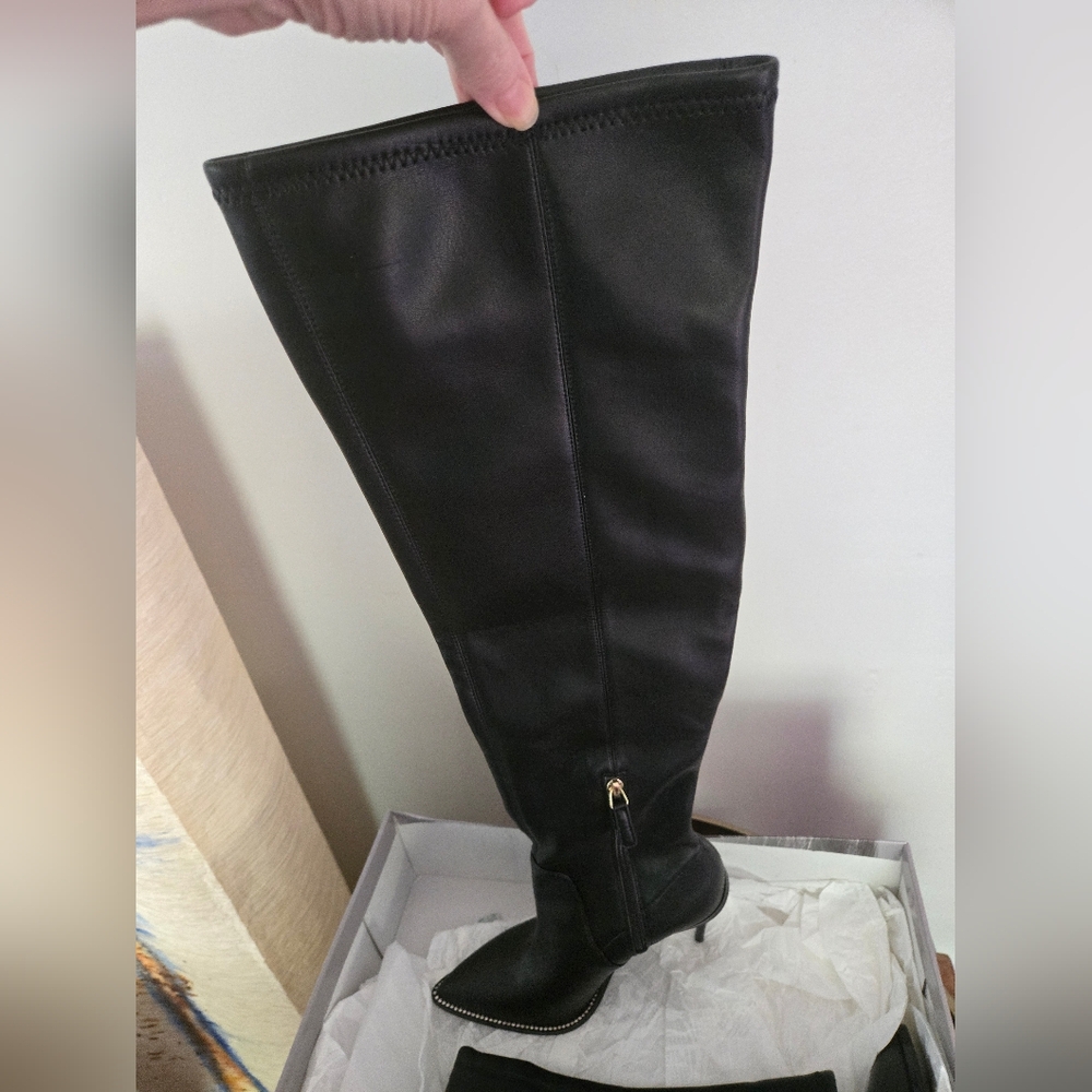Jennifer Lopez Black Over the Knee Boots - Picture 6 of 9